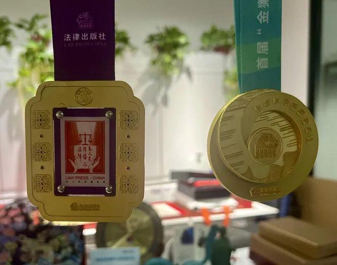 陈专业出版社的美编部门能干多少事儿？！PG麻将胡了2模拟器从图书装帧到文创展(图7)